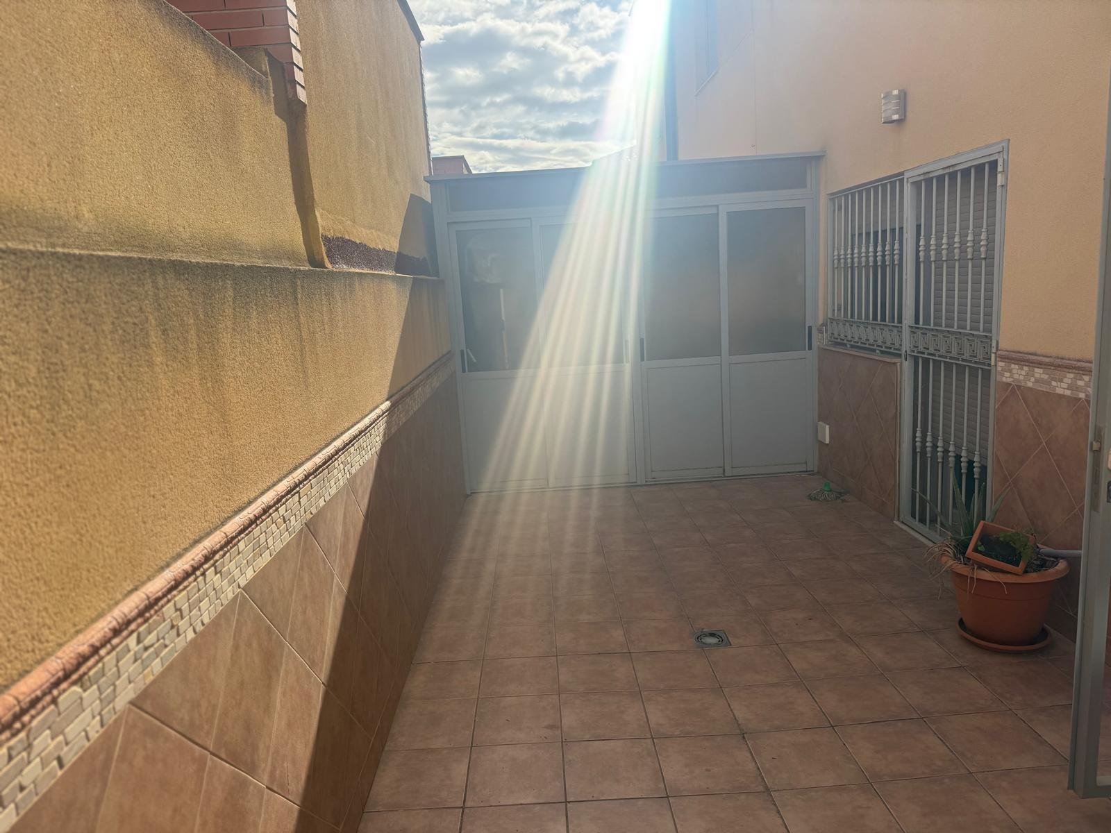 Dúplex a reformar en el centro de Almería — foto 3